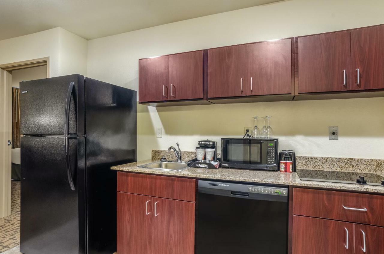 Cobblestone Inn & Suites - Bridgeport Экстерьер фото